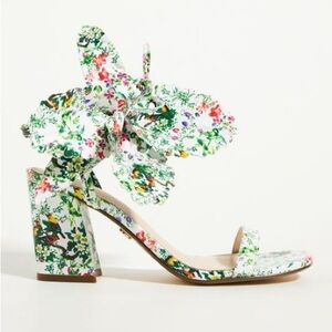 CECELIA NY Hibiscus Leaf Green/Multicolor Floral Print Ankle Tie Heels Size 10